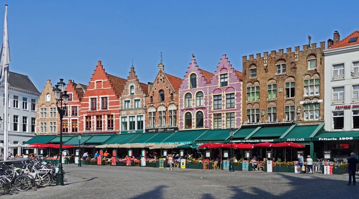 Grand marché à Bruges détectives Belgique