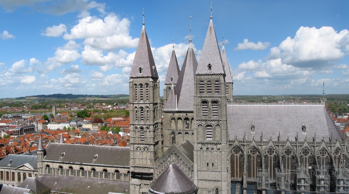 Cathédrale Notre-Dame à Tournai détective privé